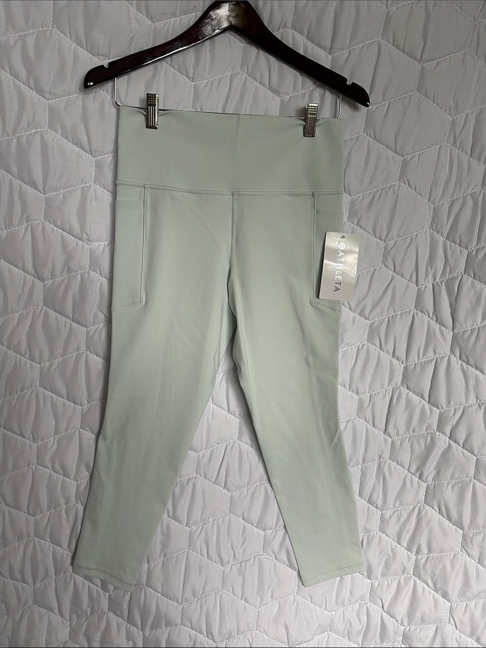 Athleta Salutation Stash 7/8 Tight in Light Sage (or Mint)